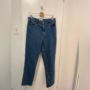 31 long- Abercrombie 90s Straight Ultra High Rise Blue Jeans- 12 long